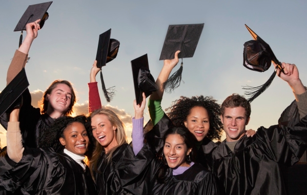 New College Graduates Looking To Explore Job Markets